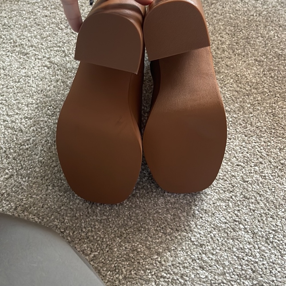 Boots - Picture 3 of 5